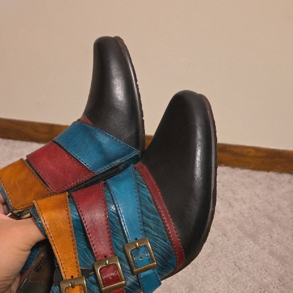 L'ARTISTE SpringStep Leather Booties 9 - Picture 6 of 8